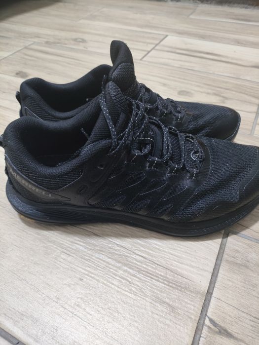 Продам нові кросівки Merrell 43.5  не підійшов розмір.