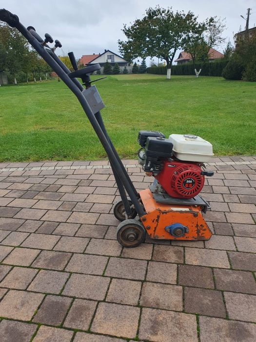 Spalinowa Frezarka do betonu ERRUT