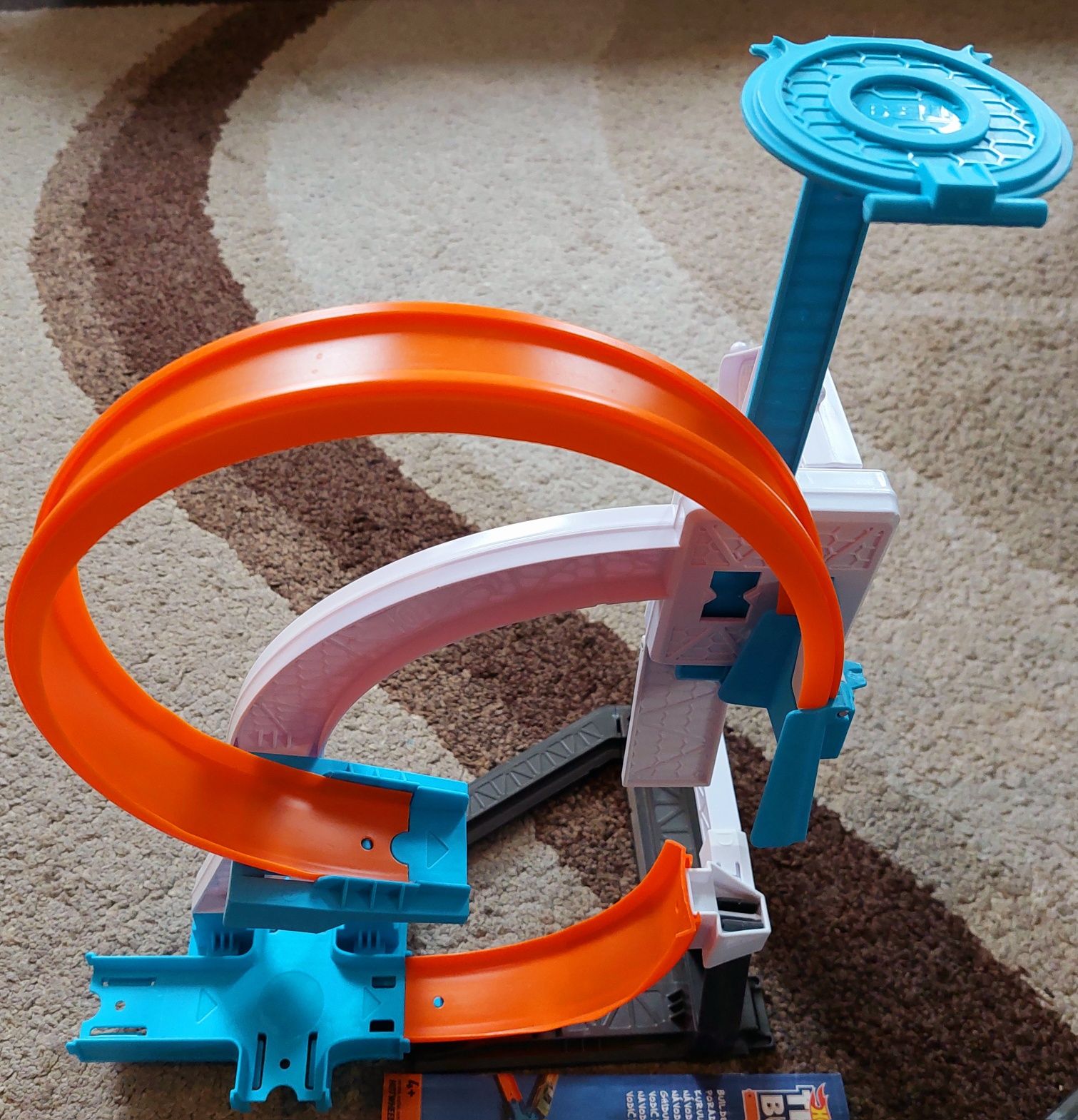 Zestaw Hot Wheels Track Builder z samochodzikami