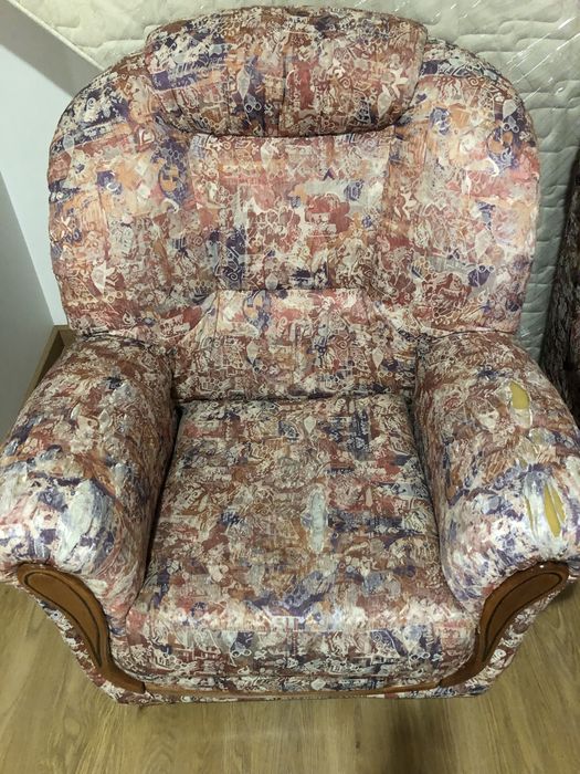 Sofás individuais e colchão