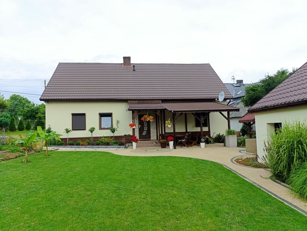 Sprzedam dom z działką 13ar-gotowy do zamieszkania!