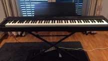 Piano Yamaha Modelo P80 com Pedal e Suporte