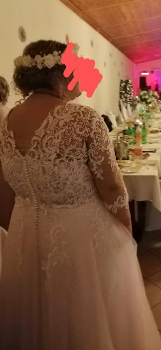 Suknia ślubna plus size
