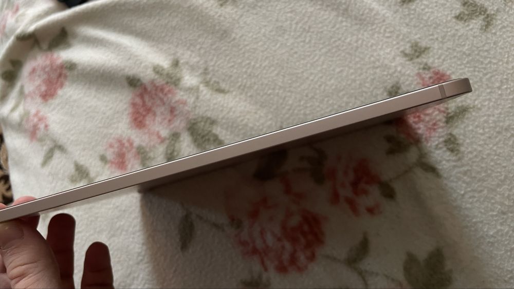 Ipad air 5 (M1, 64 gb, pink, wi-fi + cellular) + baseus stylus