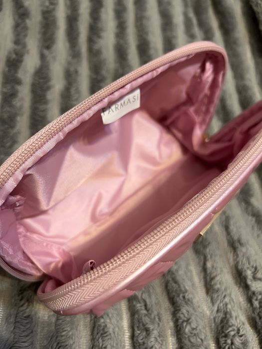 Продам новую косметичку