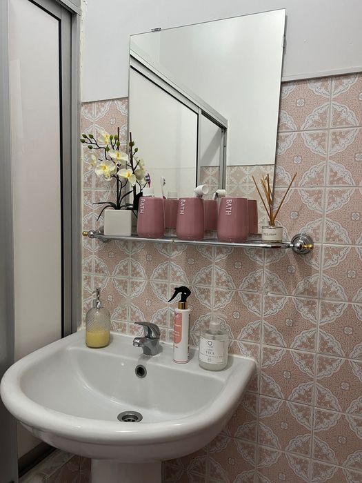 Quarto com sala e varanda em Benfica