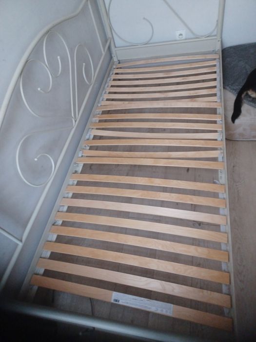 Sprzedam łóżko metalowe 90X200