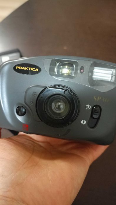 Пленочный фотоаппарат ,дисковий halina,praktica
Й