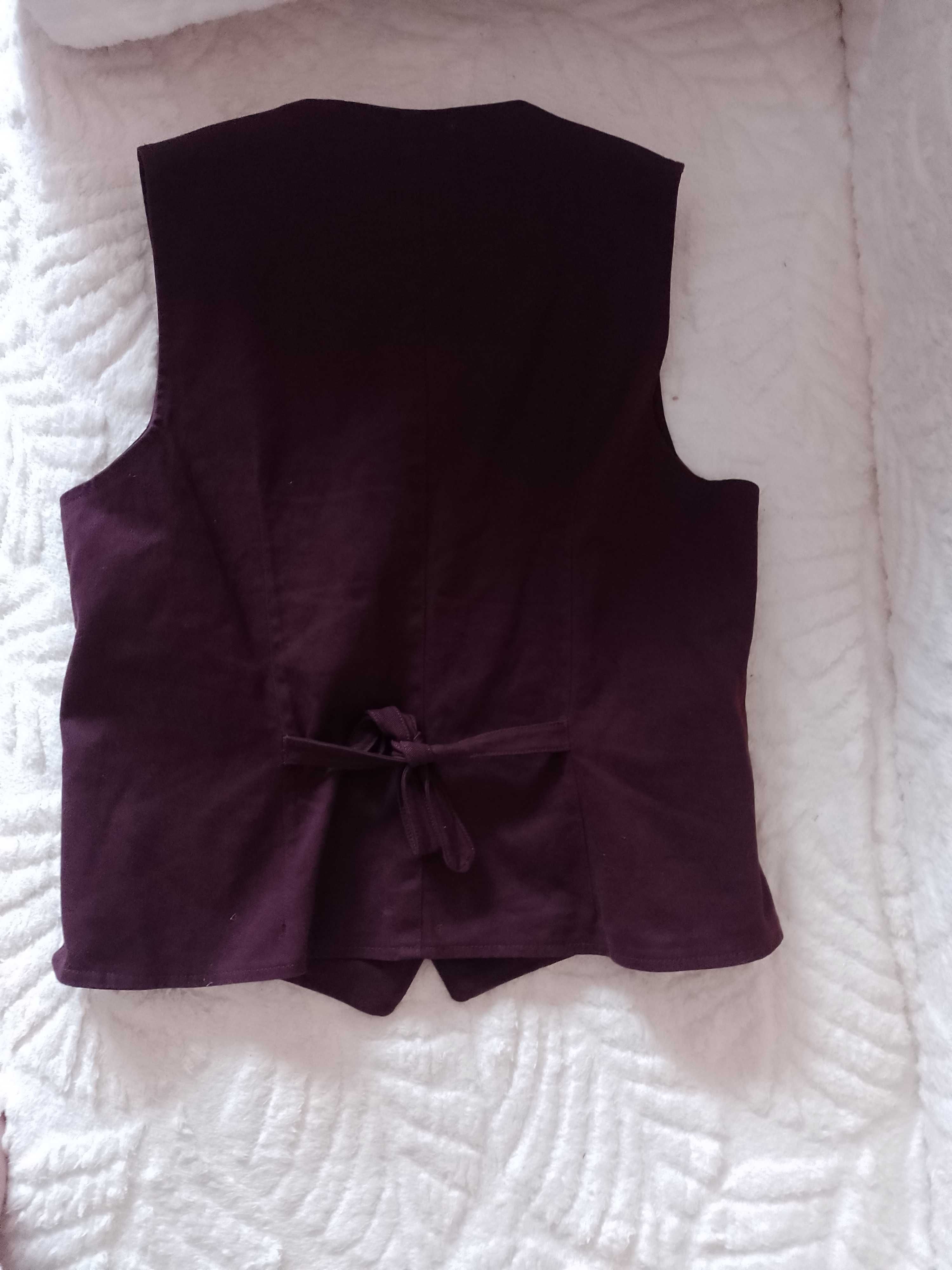 (38/40) (M/L) Bordowa, włoska Kamizelka dżinsowa z Londynu