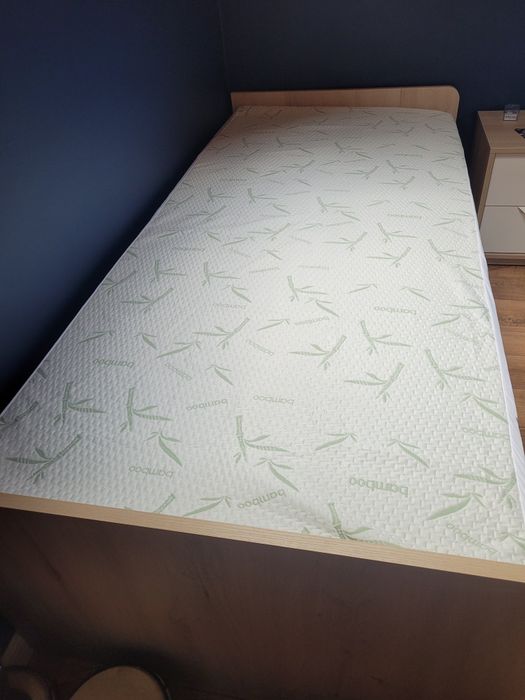 Łóżko młodzieżowe 90x200 z materacem