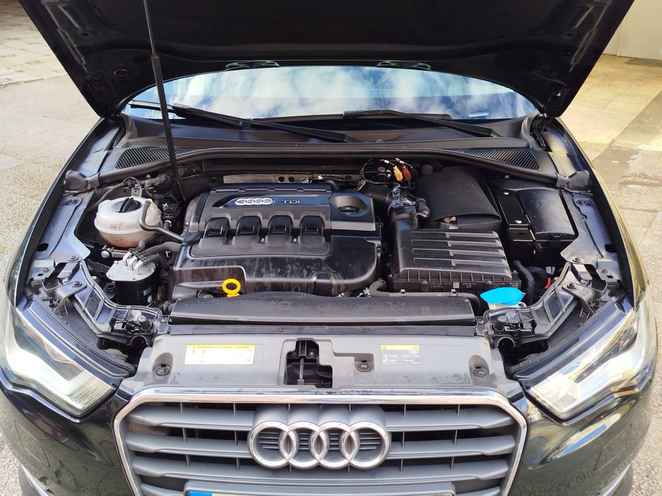 Audi A3 Sportback 1.6TDi 110cvs Ultra Nacional