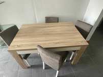Mesa de sala com 4 cadeiras