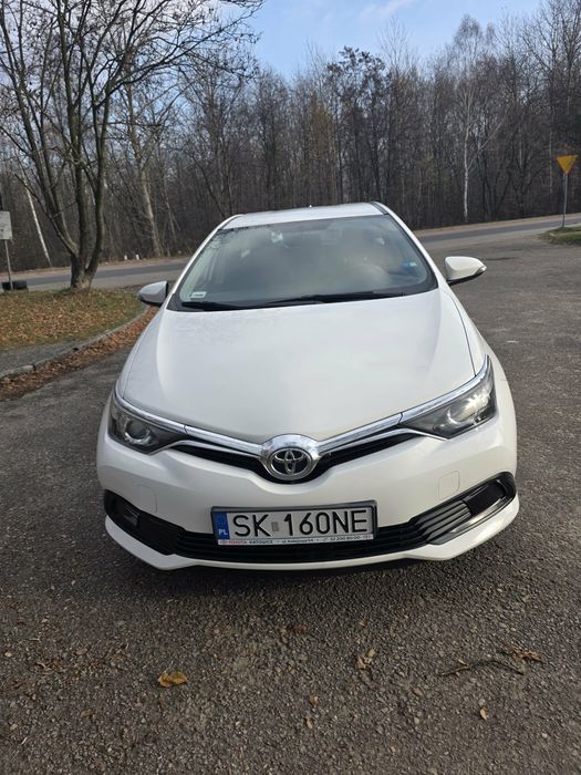 Toyota Auris kombi