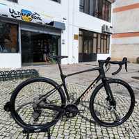 Bicicleta de gravel Giant Revolt Advanced 3