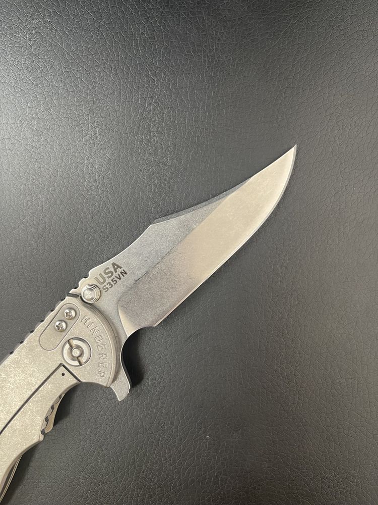 Hinderer XM-18 3.5″ Bowie Stonewash Sand G10