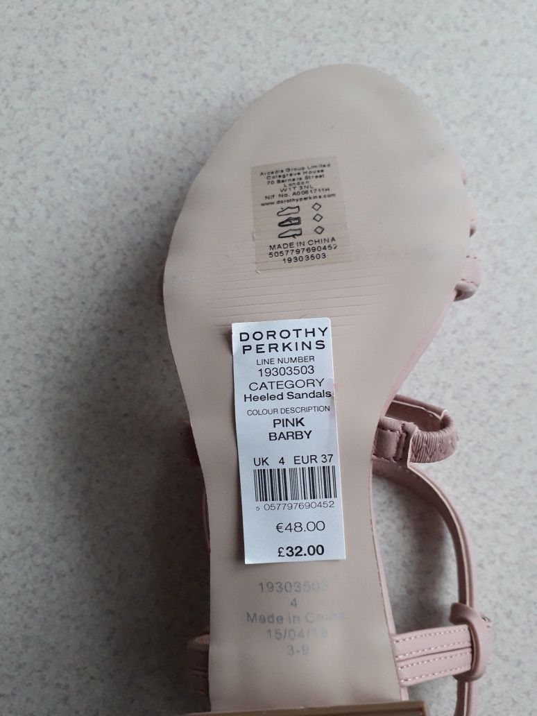 NOWE z metka, markowe sandały- roz. 37