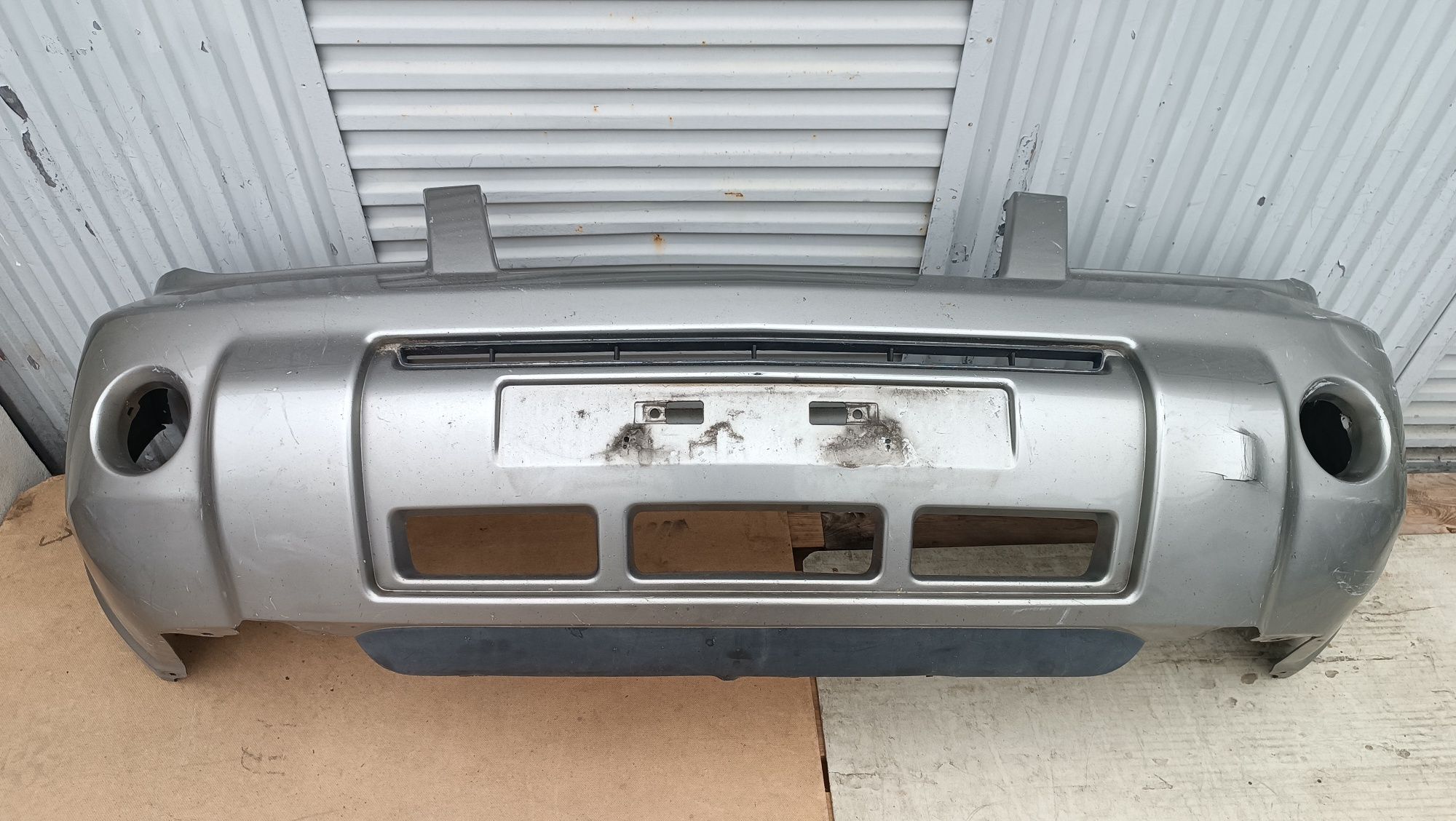 Vendo parachoque de frente Nissan x-trail ano 2003/07