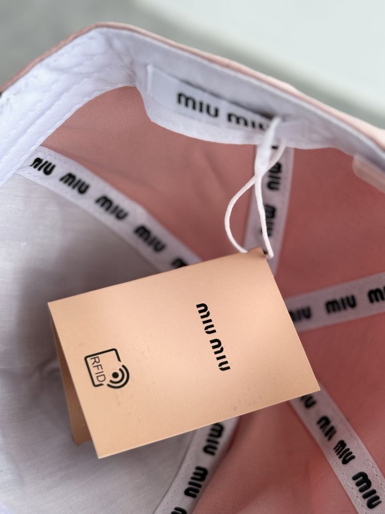 Кепка miu miu miumiu