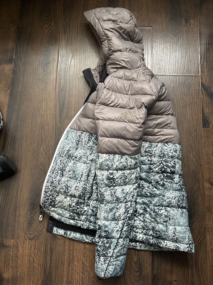 Продам жіночу куртку adidas