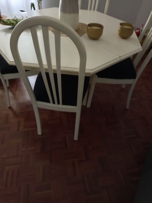Mesa de jantar  com 4 cadeiras Setúbal são Sebastião