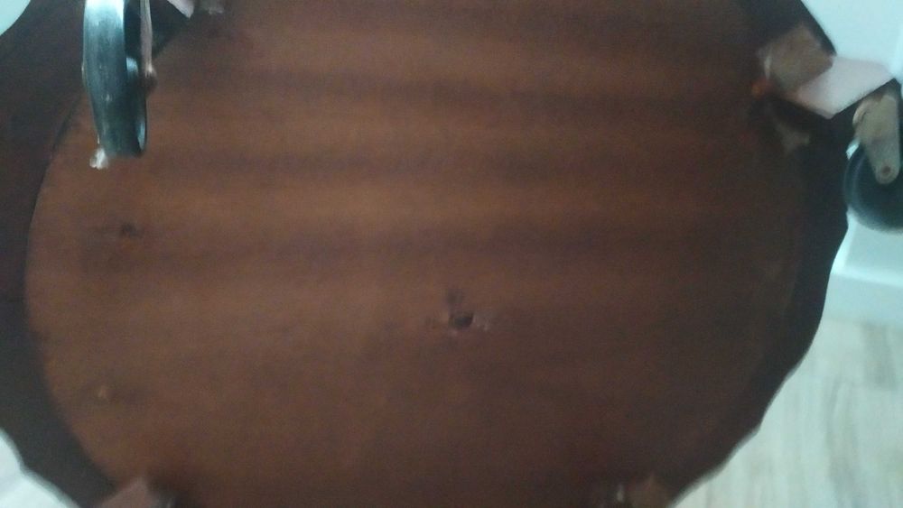 Carrinho de chá com marcas de uso