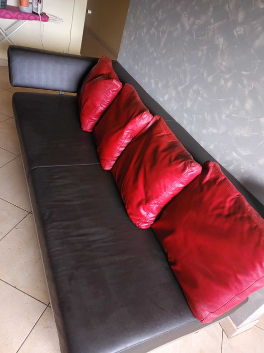 Sofá 3 lugares em napa