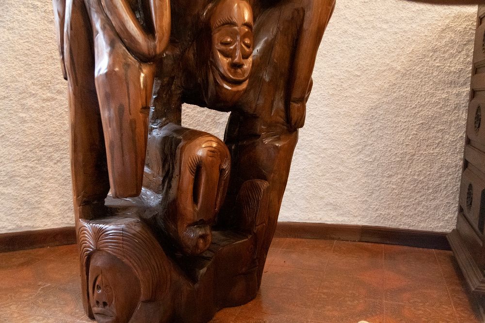 Escultura exclusiva mundial de grandes dimensões!