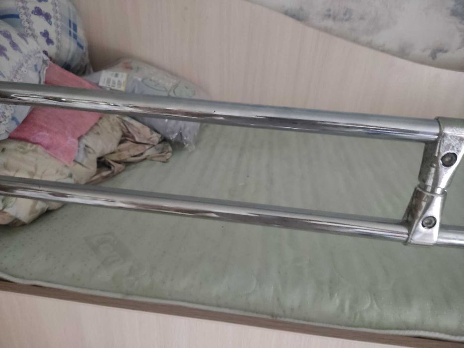 Дитяче двухярусне ліжко