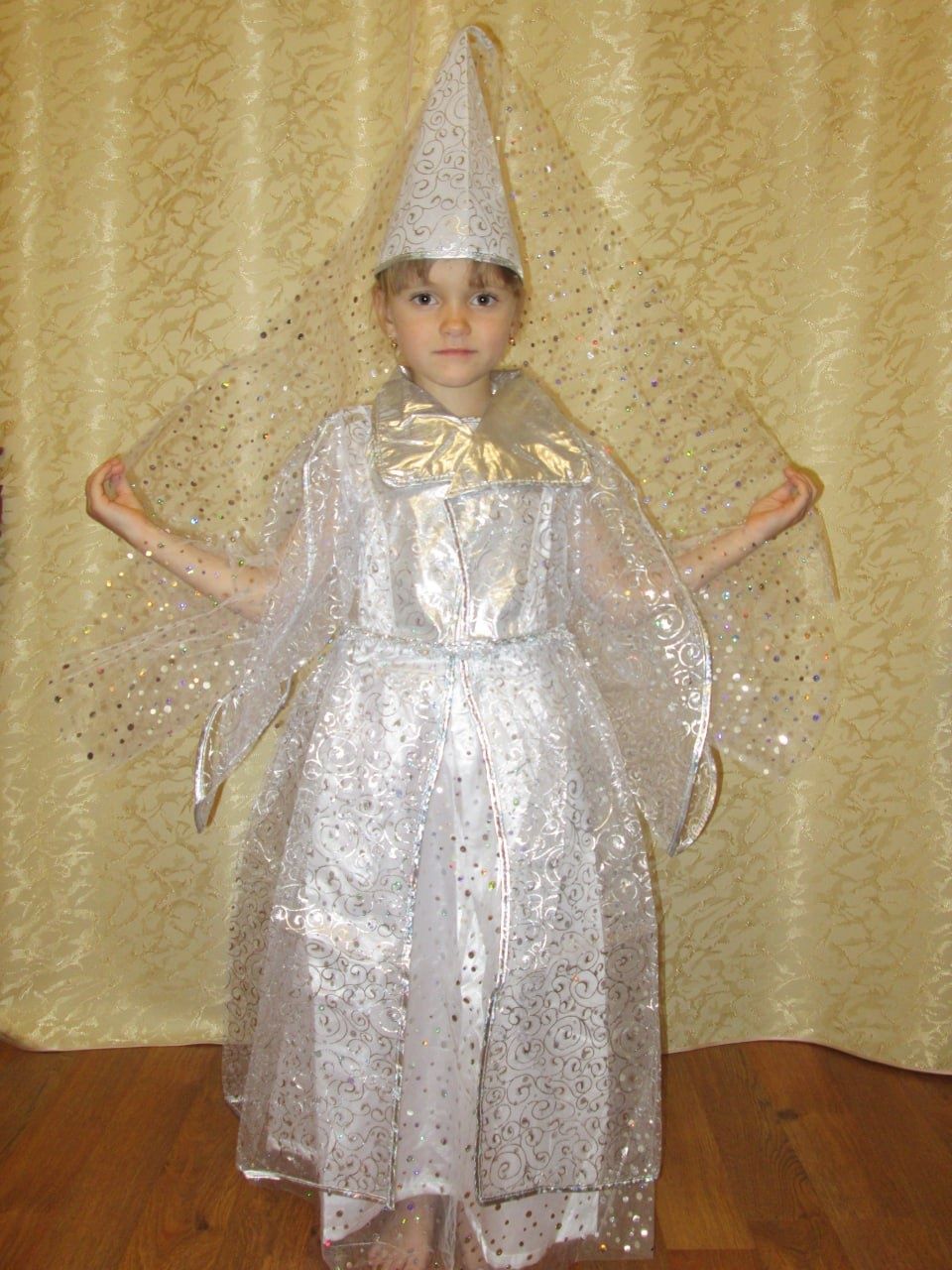 Костюм сукня  Білосніжка Снігова королева Куколка Червона шапоч