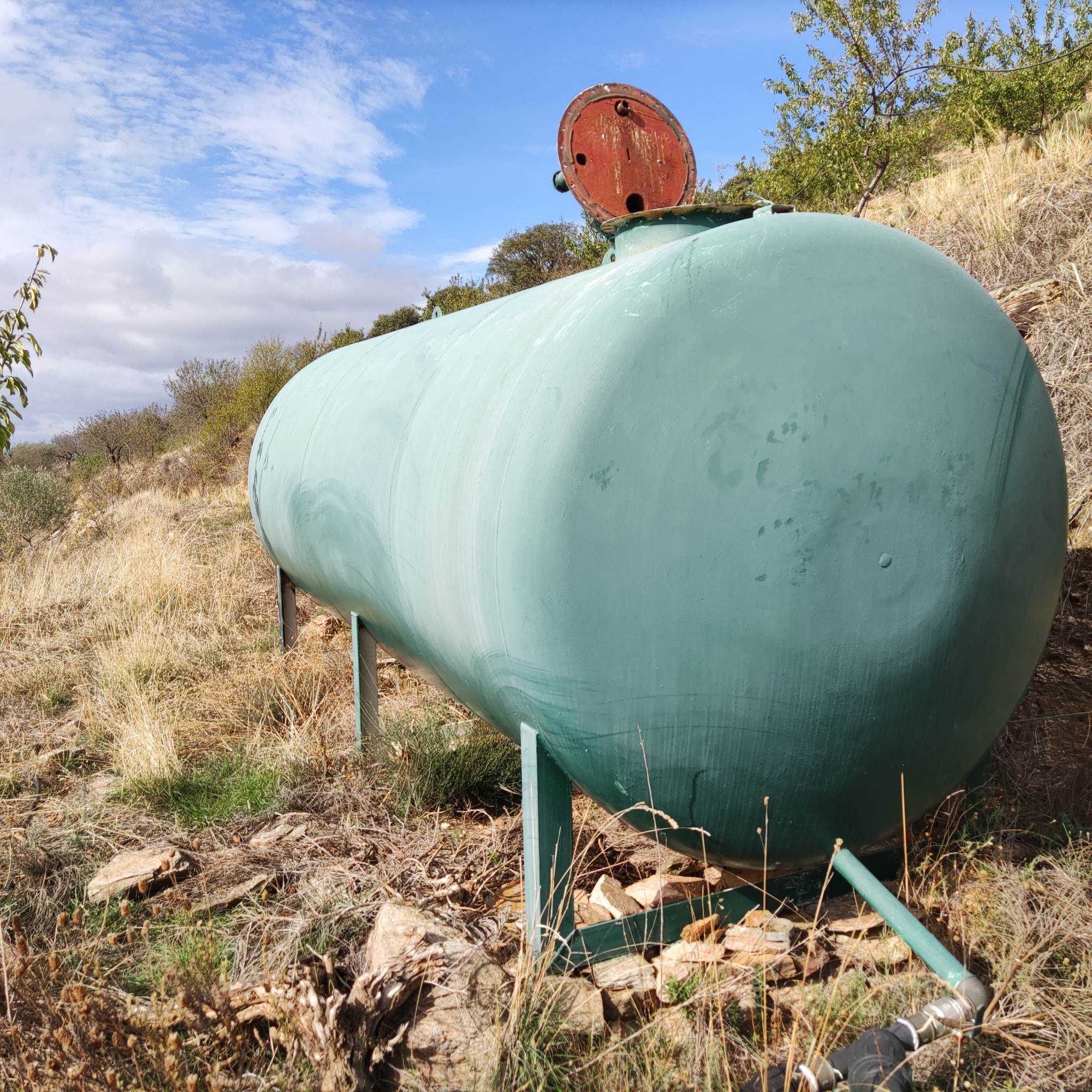 Cisternas / Reservatórios de 10.000 L - Pintados com Tinta Marítima