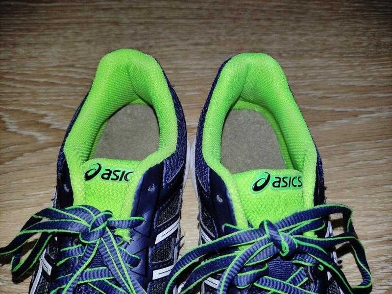 Дитячі кросівки Asics Eur 35.5 ідеальний стан Шорти Nike для хлопчика