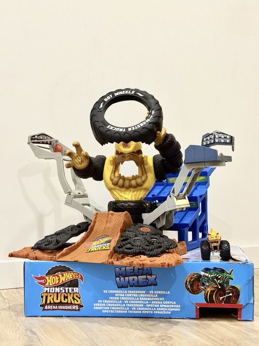 Ігровий набір Hot Wheels Monster Trucks Arena Smashers Crushzilla