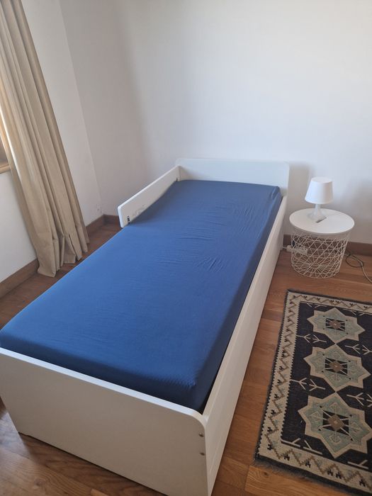 Cama-gavetão IKEA 90×200 cm (modelo SLÄKT) + cama extra + 2 colchões