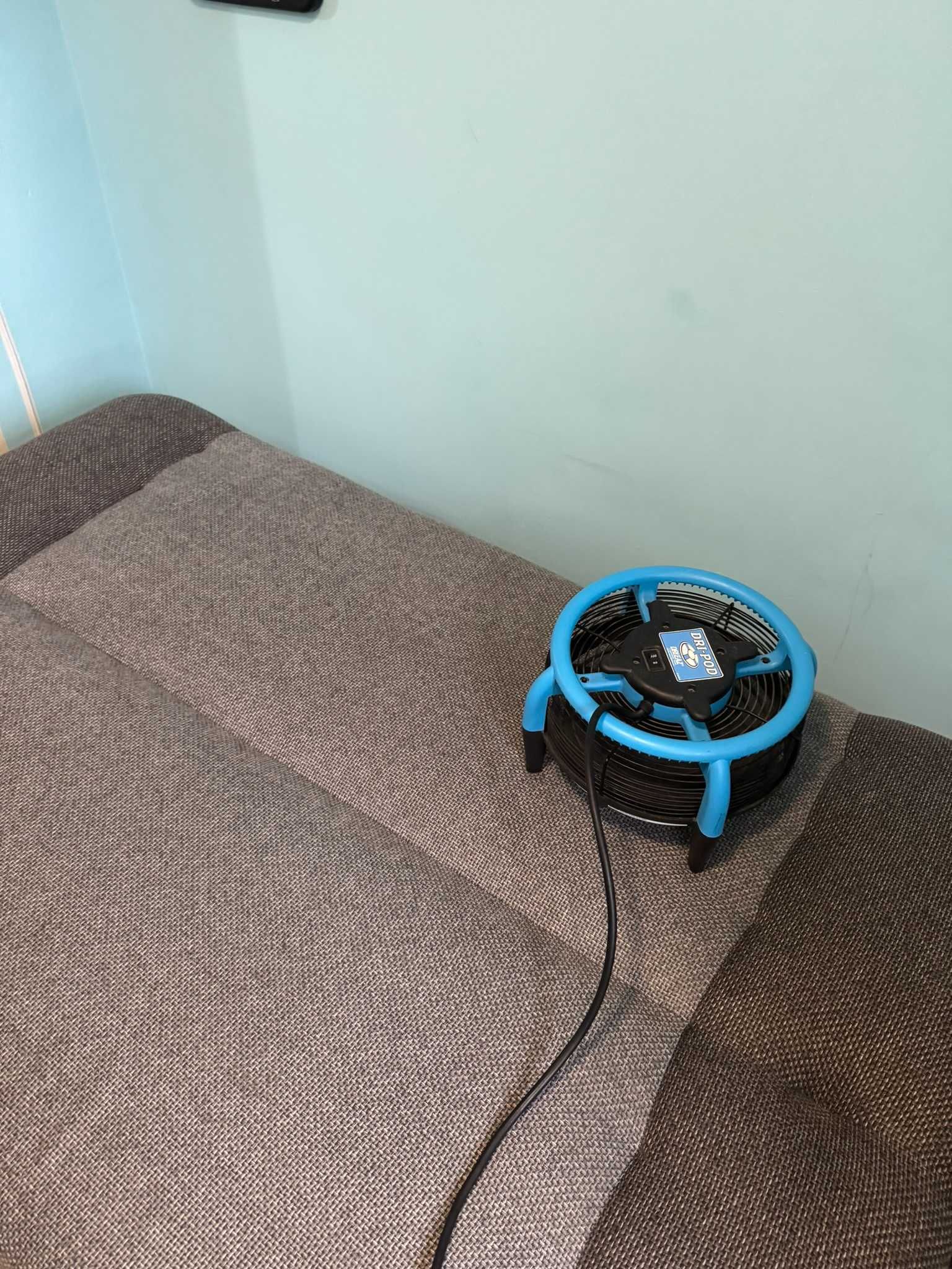 Pranie tapicerki meblowej, materacy, foteli, krzeseł karcher osuszanie
