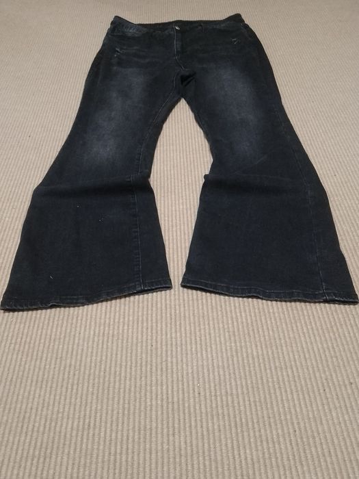 Чёрные клеш джинсы с офигенным фитом Zara flared type bootcut custom
