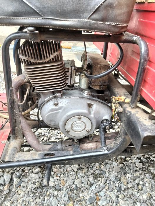 Продам моторолєр  муравє