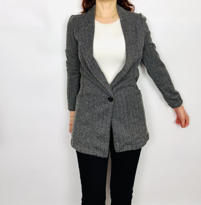 Szary żakiet w jodełkę z jednym guzikiem XS 34 H&M