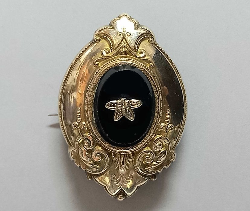 Brosza/wisior z onyksem, metal złocony, biedermeier, XIX w.