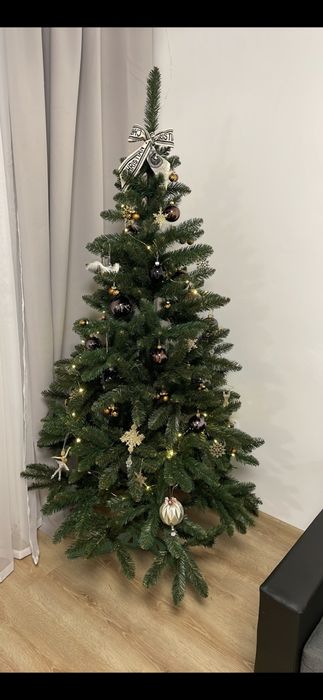 Ялинка новорічна штучна