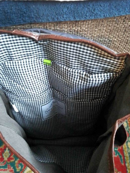 Рюкзак  новий  є місце під ноутбук три відділи