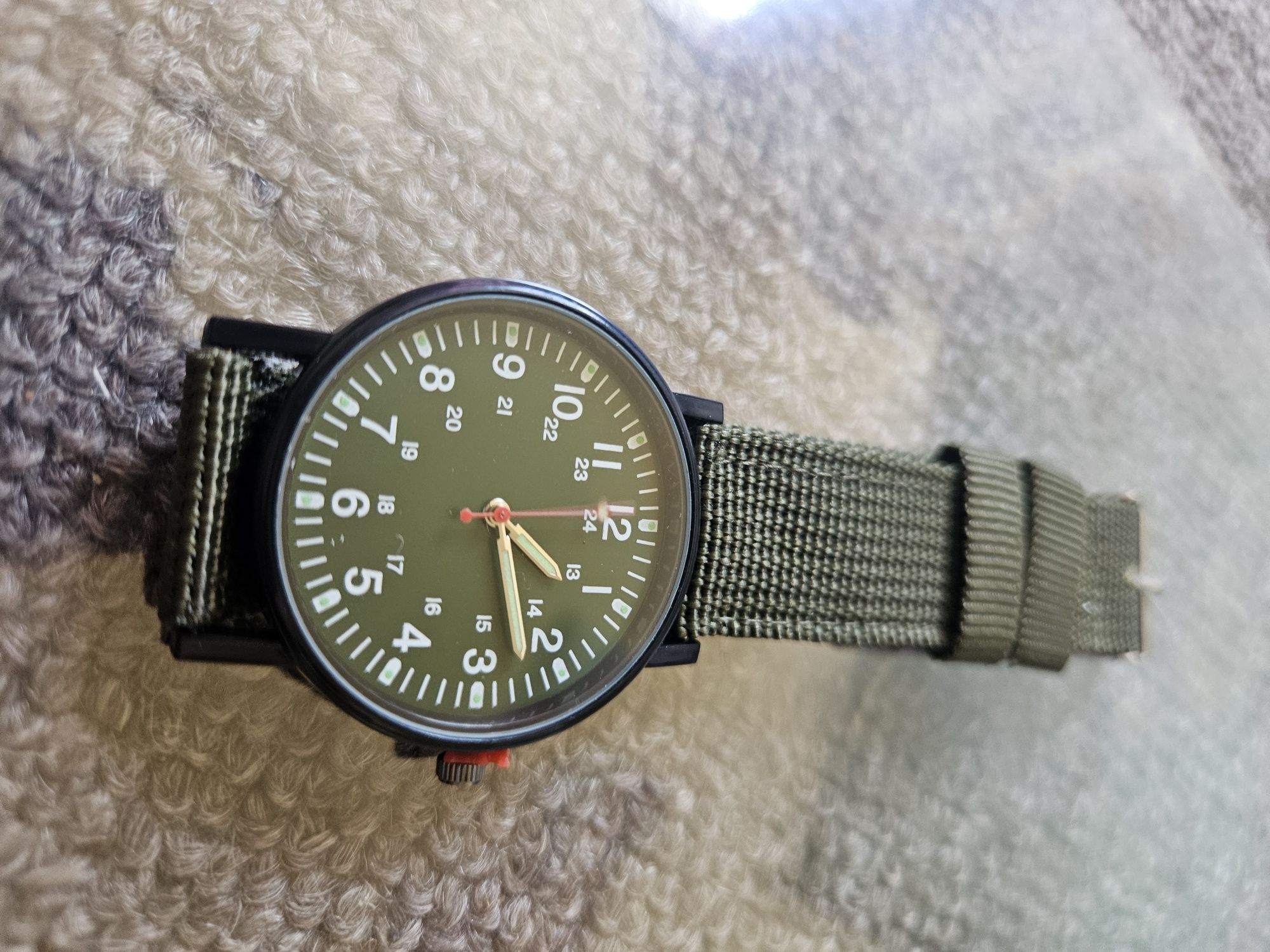 Nowy zegarek militarny w stylu US Army