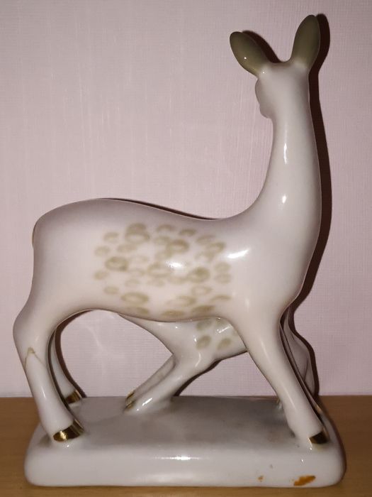 Статуэтка Олениха с олененком