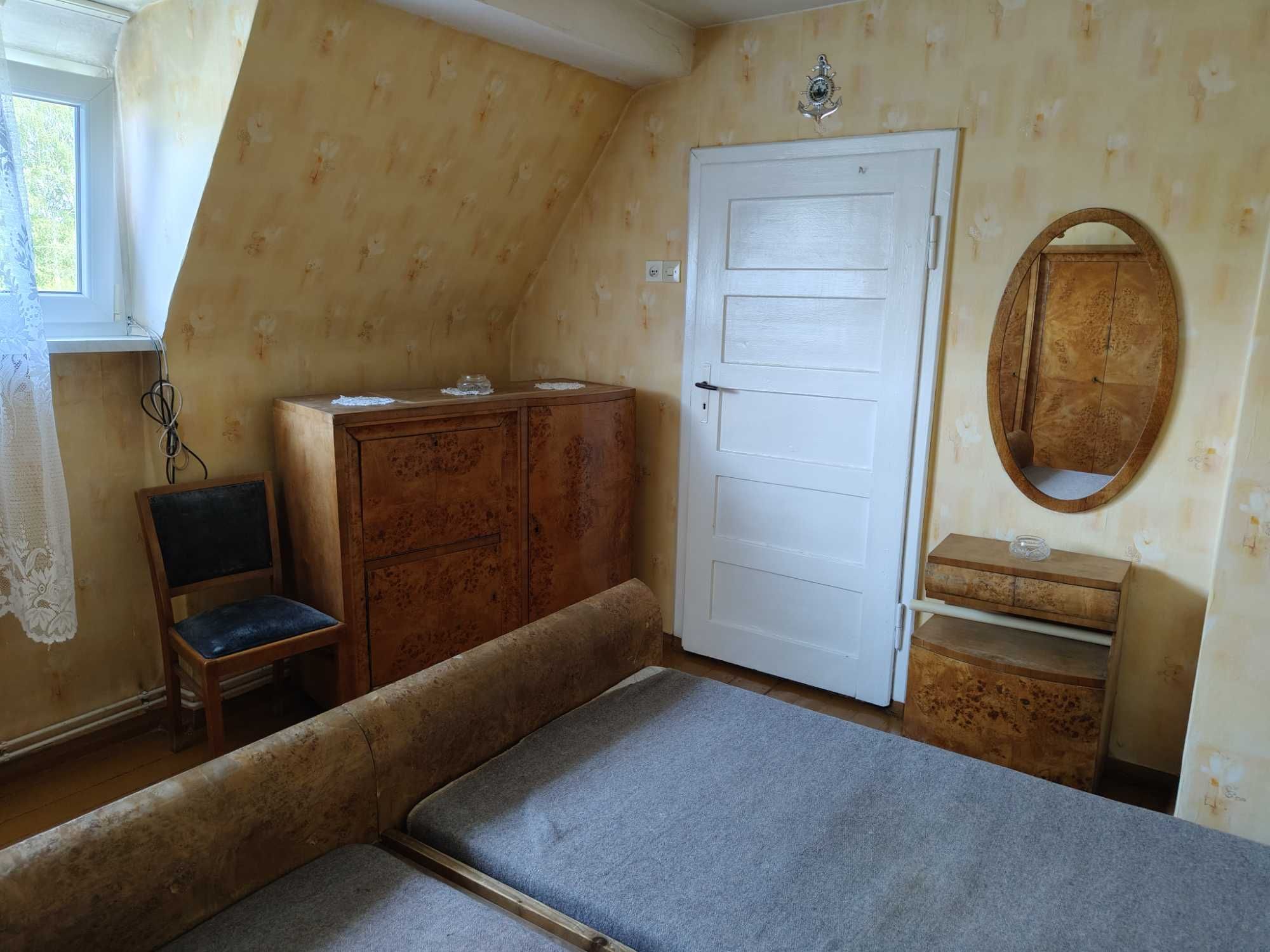 stylowy komplet mebli sypialnianych