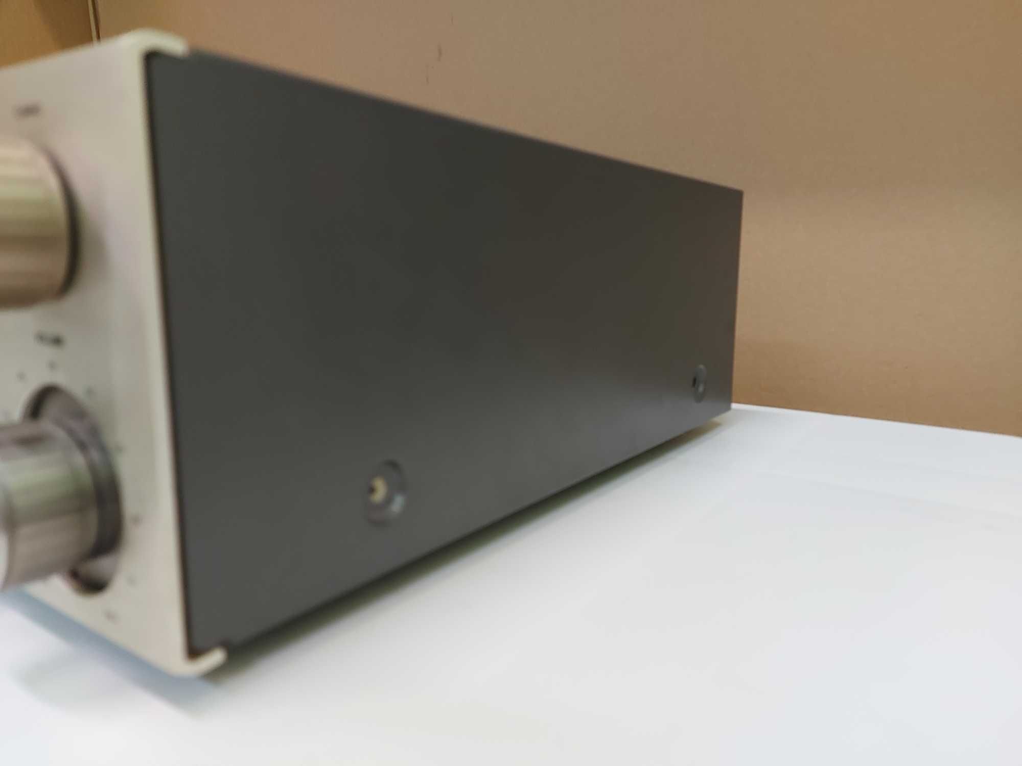 amplituner ITT HiFi 8033