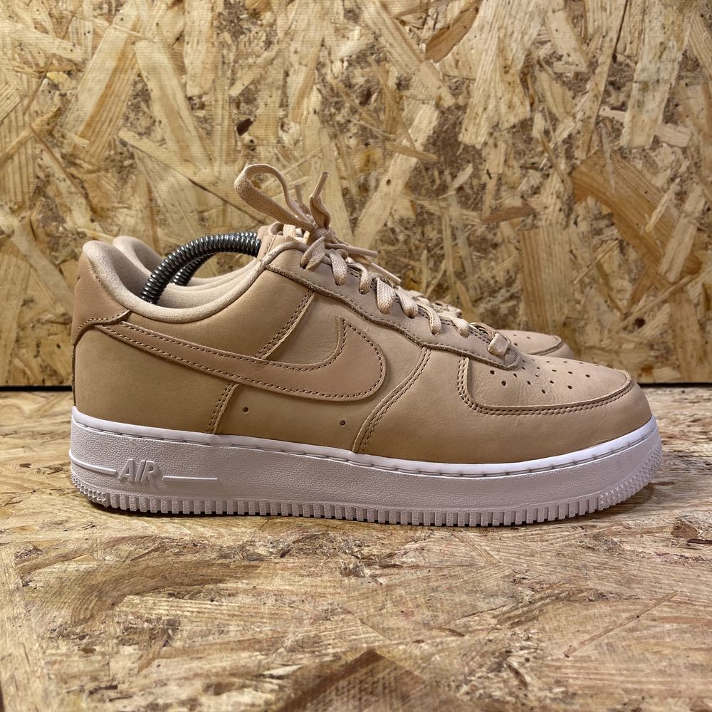 Чоловічі кросівки Nike Air Force 1 Premium (DR9503-201)