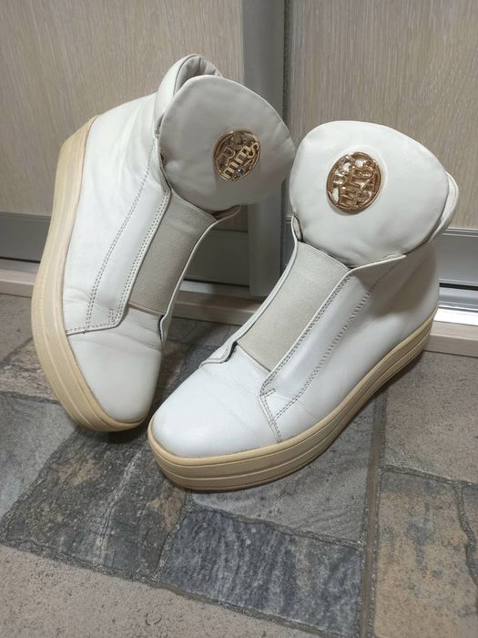 Высокие женские кроссовки белые