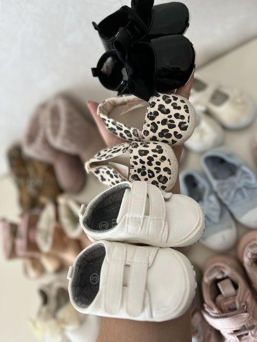 Дитяче взуття , кросівки, ботики, кеди, туфлі, мокасини,тапки