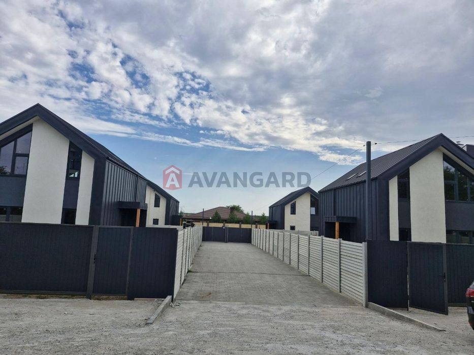 Продам современный дом. Новоалександровка