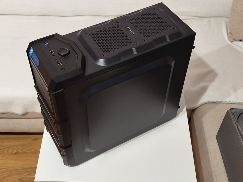 Komputer Stacjonarny używany i7 4770k Radeon 7870 2x8GB RAM 1240GB