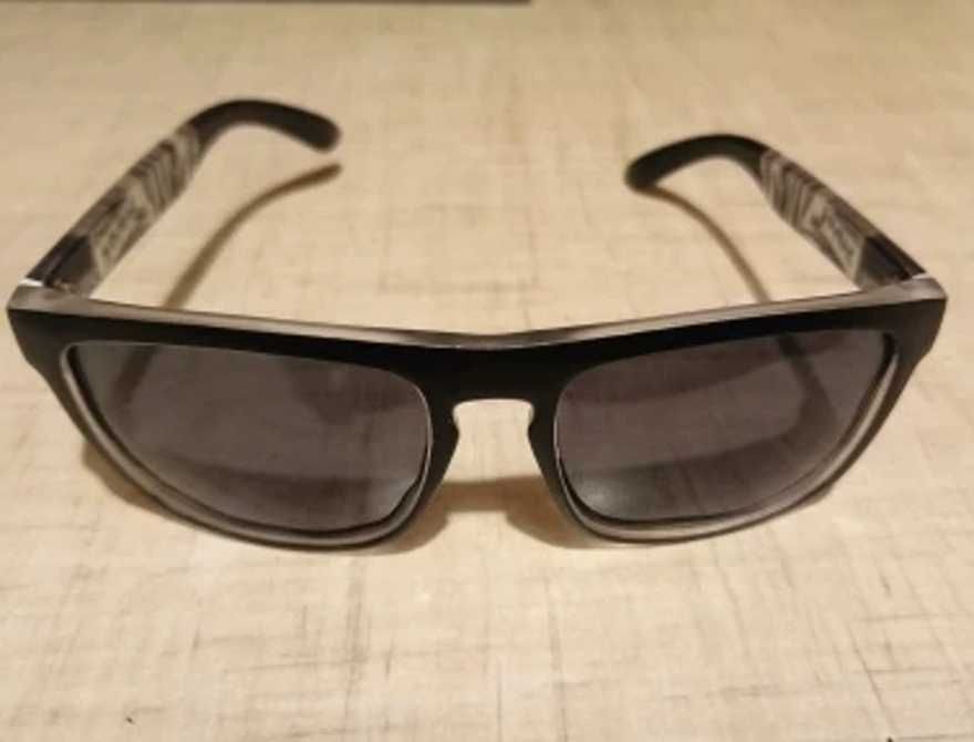 Поляризованные спортивные солнцезащитные очки